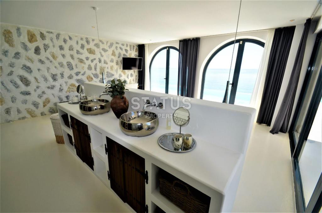 Exclusive villa 5+1, which has no analogues in Alanya with its own beach! фото 35