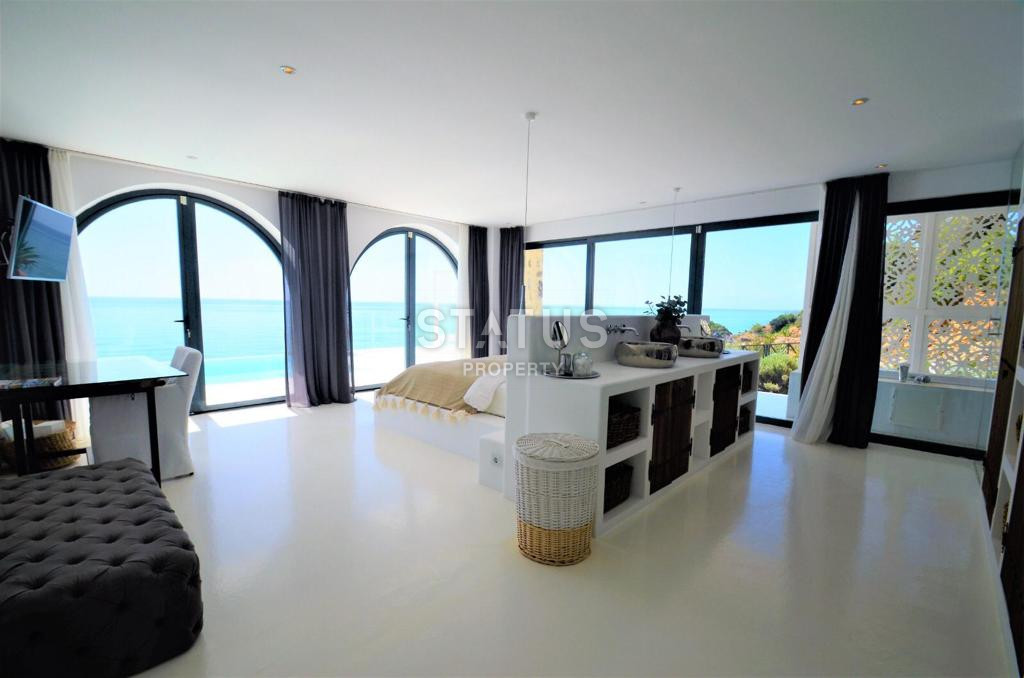 Exclusive villa 5+1, which has no analogues in Alanya with its own beach! фото 41
