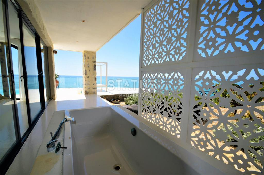 Exclusive villa 5+1, which has no analogues in Alanya with its own beach! фото 43