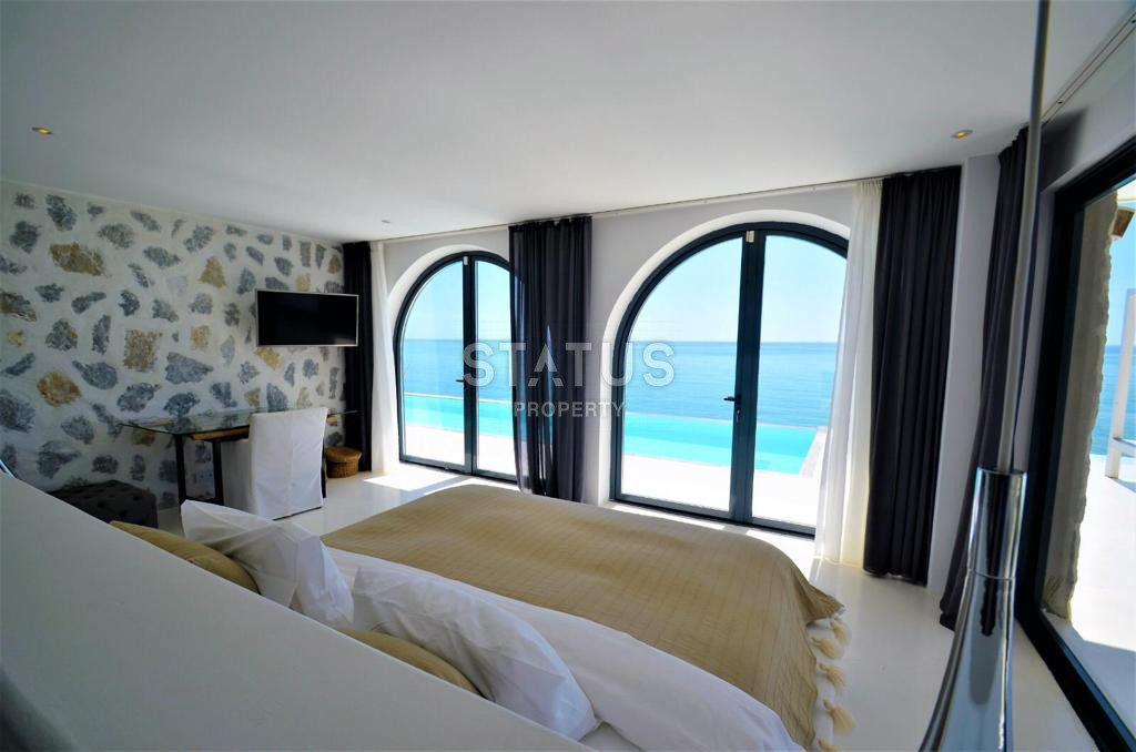 Exclusive villa 5+1, which has no analogues in Alanya with its own beach! фото 49