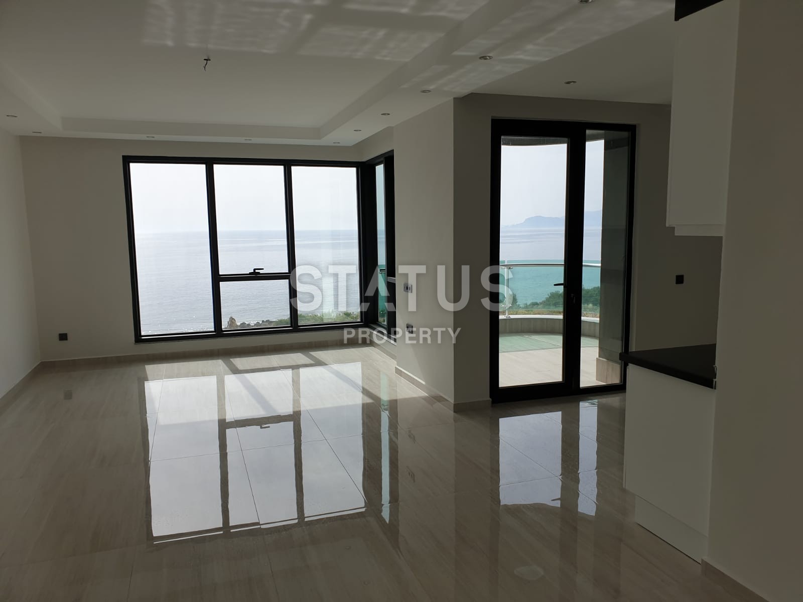New apartment 2+1 on the first coastline with direct sea views, 110 sq. m. фото 3