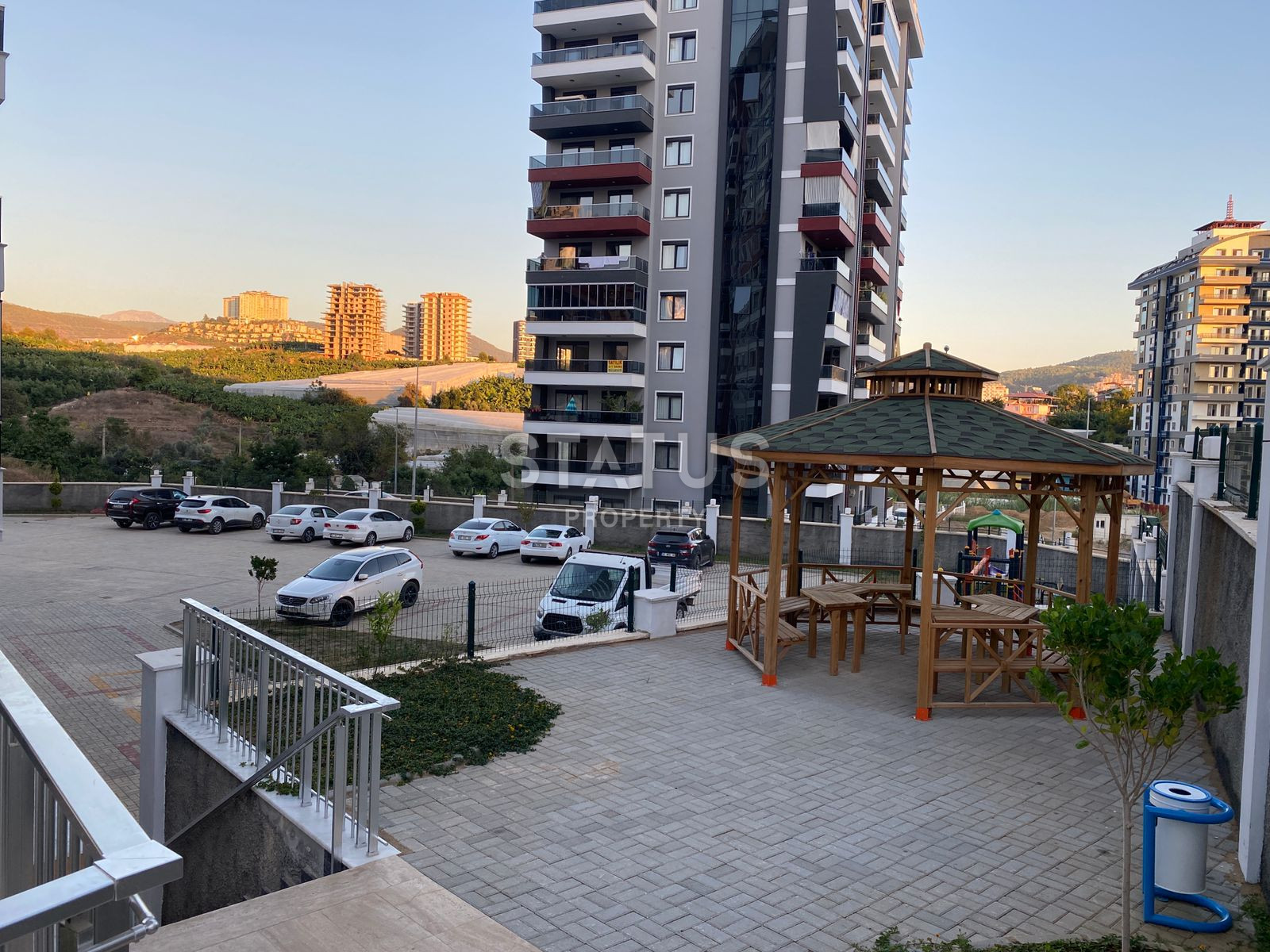 Просторные апартаменты 2+1 с видом на горы и море, в районе Махмутлар 120 кв.м. фото 26