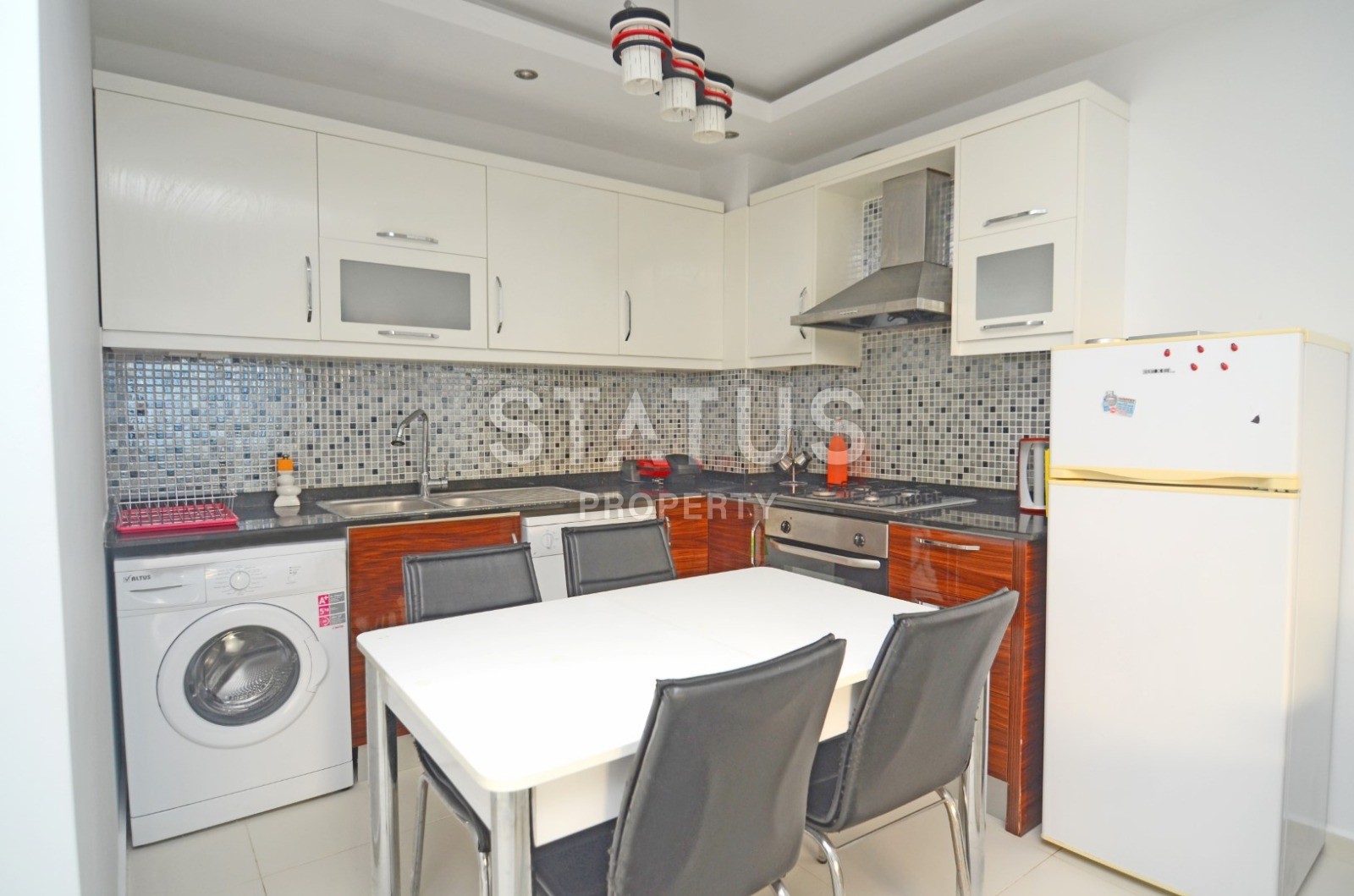 Меблированная квартира в комплексе с открытым и крытым бассейнами. Отличная цена! 65 кв.м. фото 6