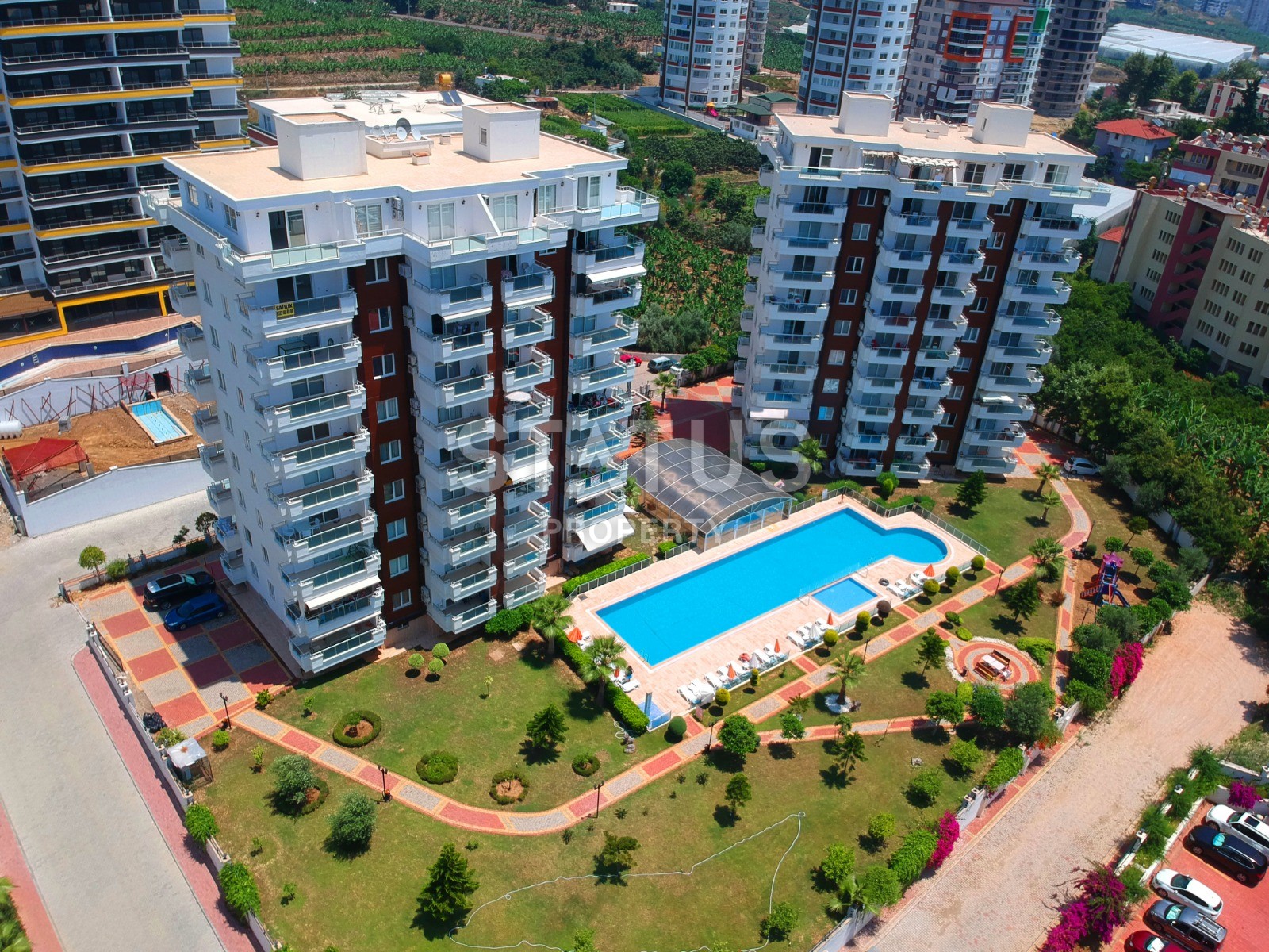 Меблированная квартира в комплексе с открытым и крытым бассейнами. Отличная цена! 65 кв.м. фото 19