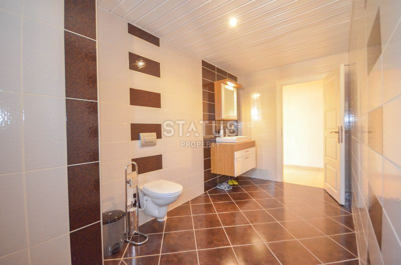 Видовой Дуплекс 4+1, в 50 метрах от моря, в районе Махмутлар, 240 кв.м. фото 12