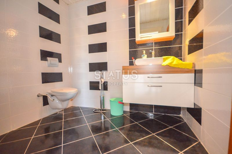 Видовой Дуплекс 4+1, в 50 метрах от моря, в районе Махмутлар, 240 кв.м. фото 19