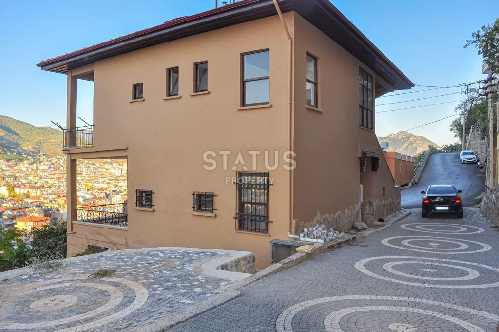 Вилла на две квартиры 2+1 на историческом полуострове в самом центре Алании. фото 3