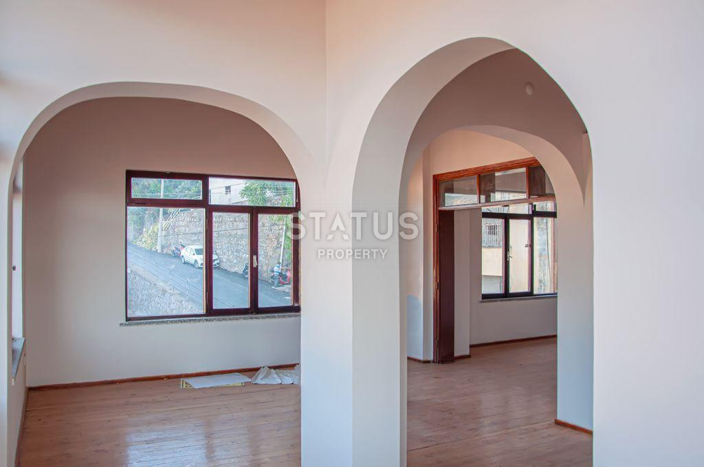 Вилла на две квартиры 2+1 на историческом полуострове в самом центре Алании. фото 11