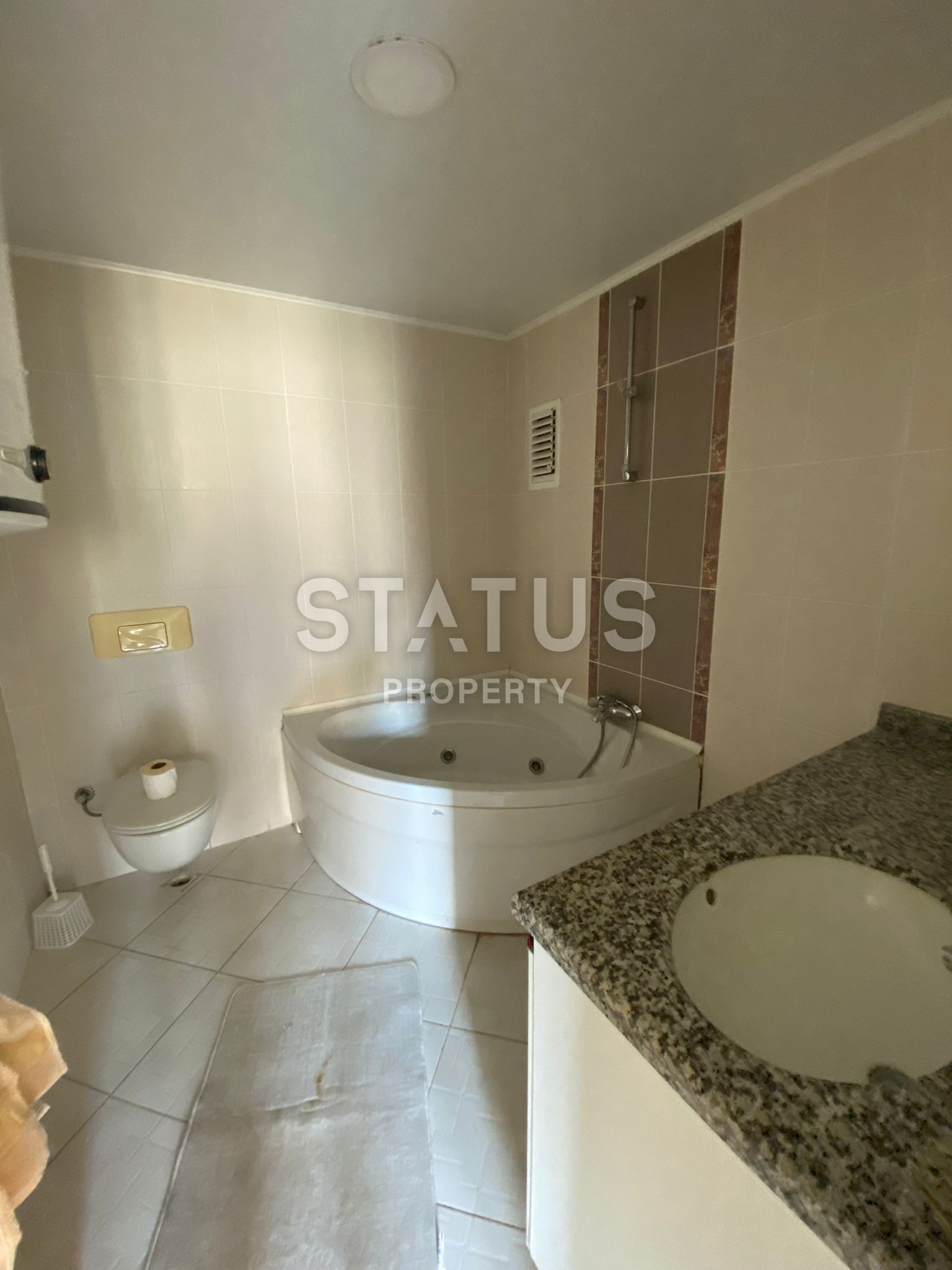 Furnished apartment 2+1 in Mahmutlar, 130 m2. фото 14