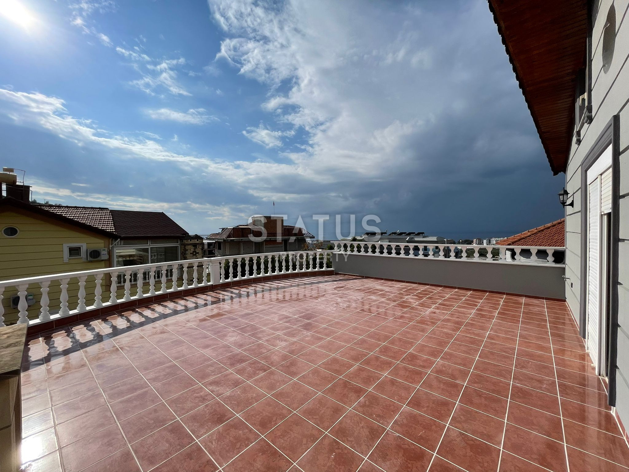 Large villa 3+1 with a swimming pool in the Kargicak area, 650 m2 фото 35