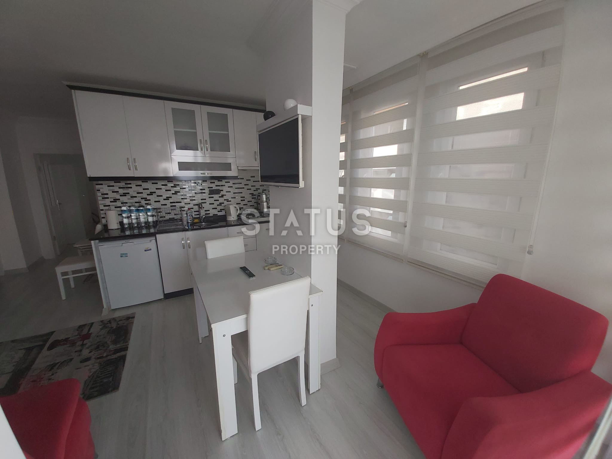 Three-room apartment with a sea view, 70 meters from the Cleopatra beach, 80 sq.m. фото 3