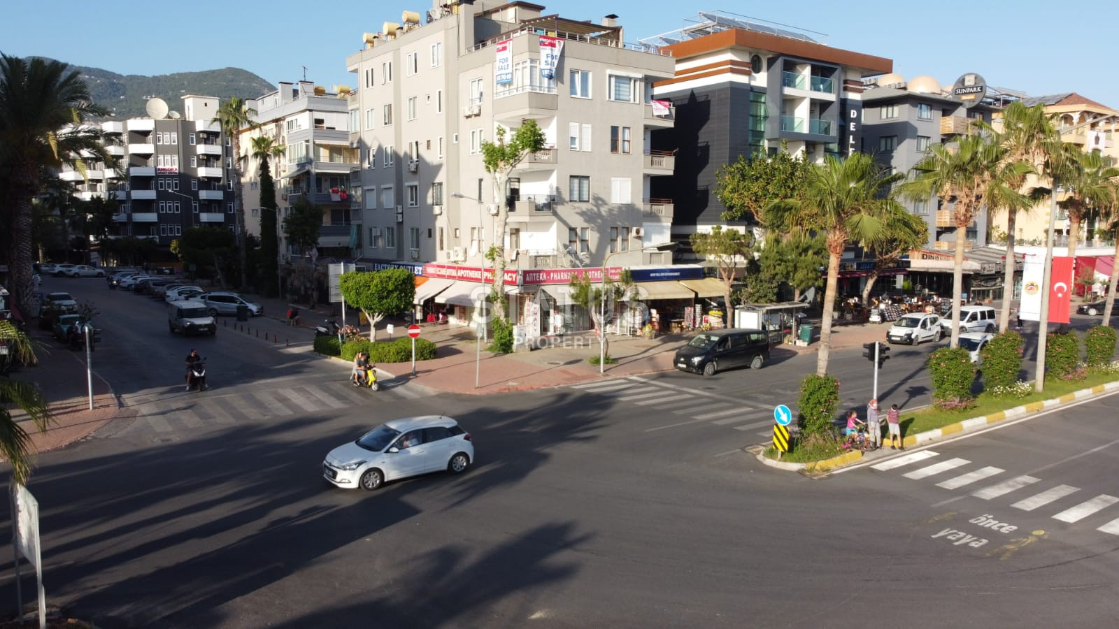 Three-room apartment with a sea view, 70 meters from the Cleopatra beach, 80 sq.m. фото 14