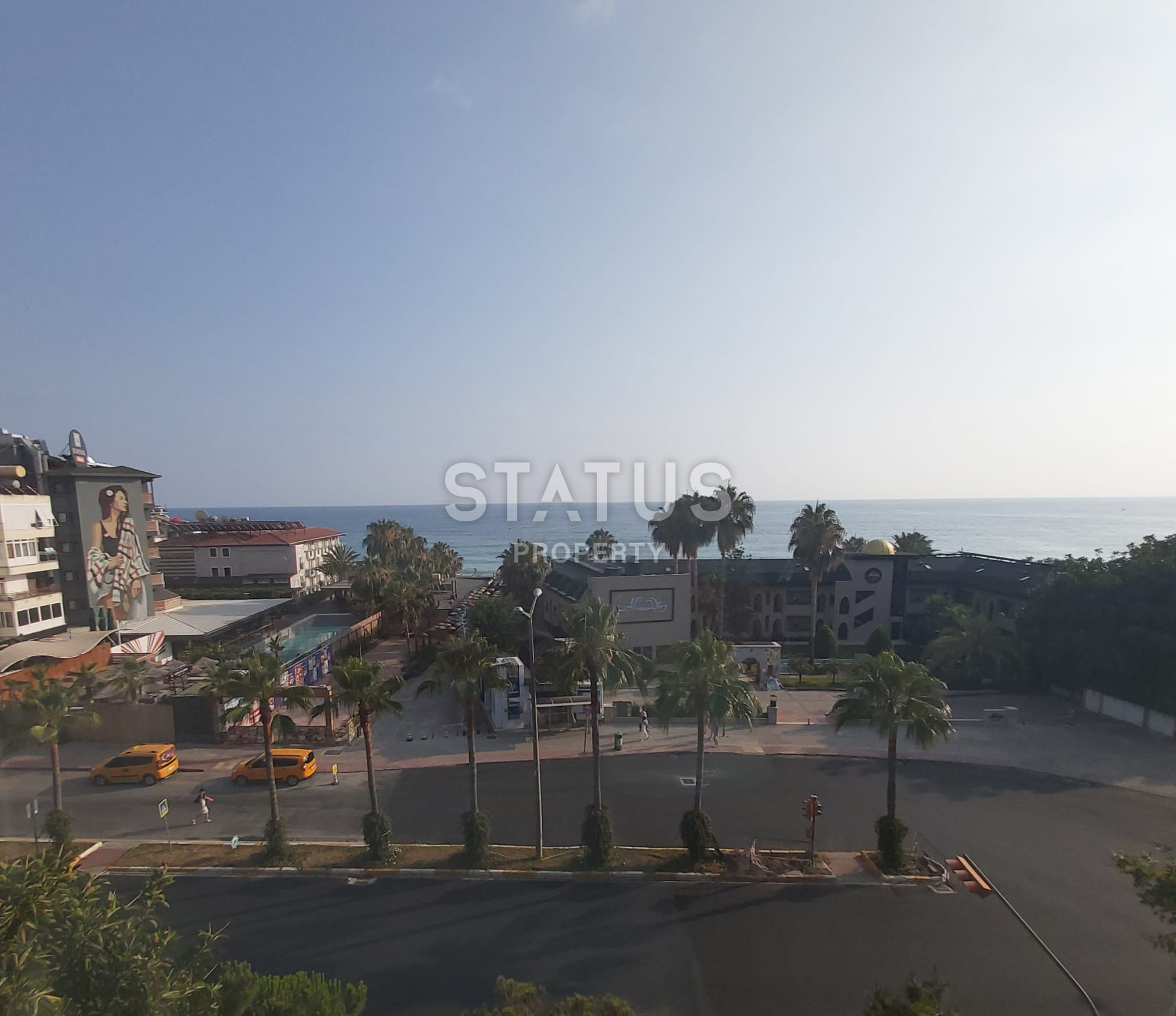Three-room apartment with a sea view, 70 meters from the Cleopatra beach, 80 sq.m. фото 15