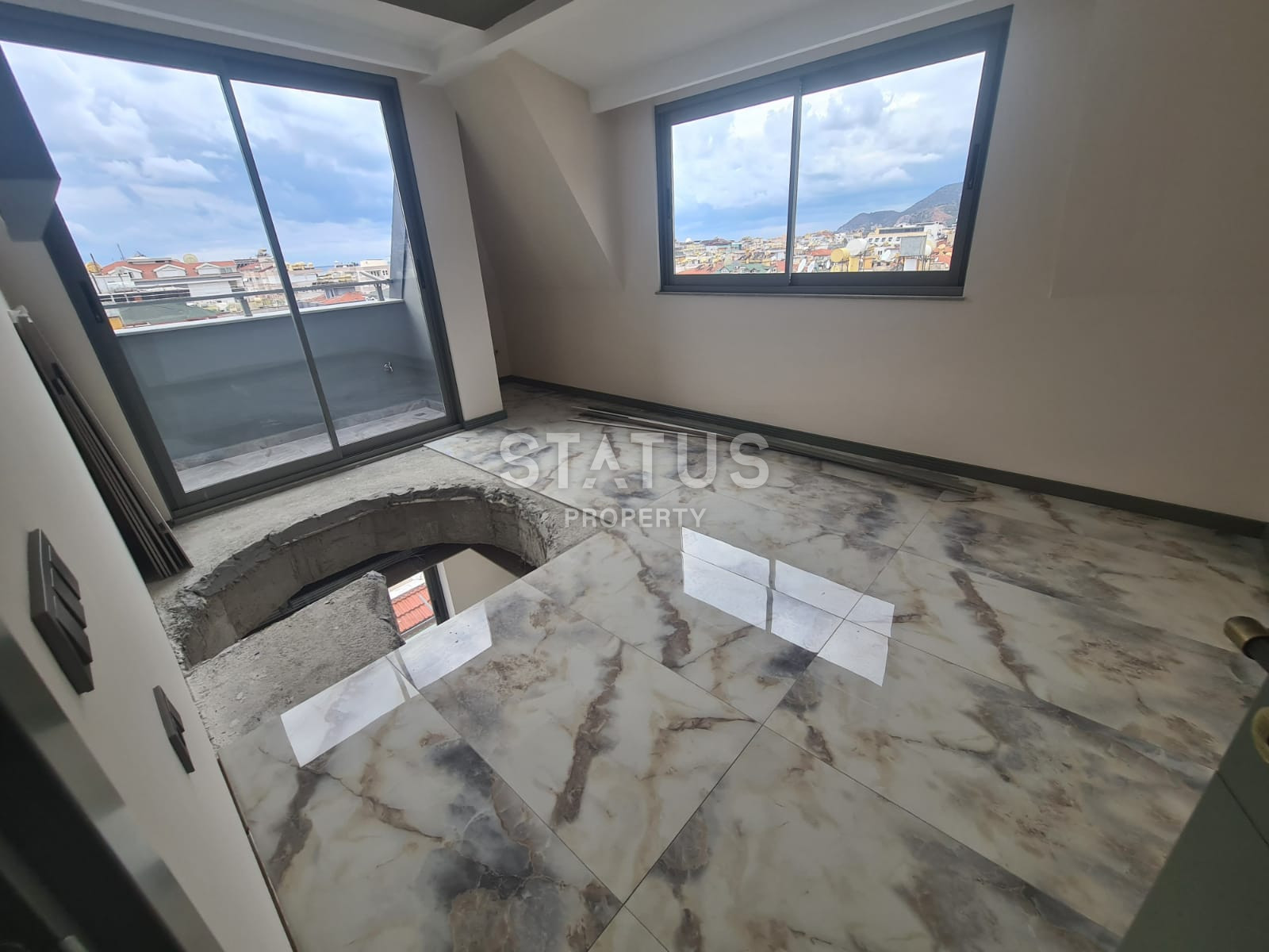 Двухуровневые апартаменты 2+1 в центре Алании в новом доме с видом на горы и Аланийскую Крепость, 120м2 фото 3