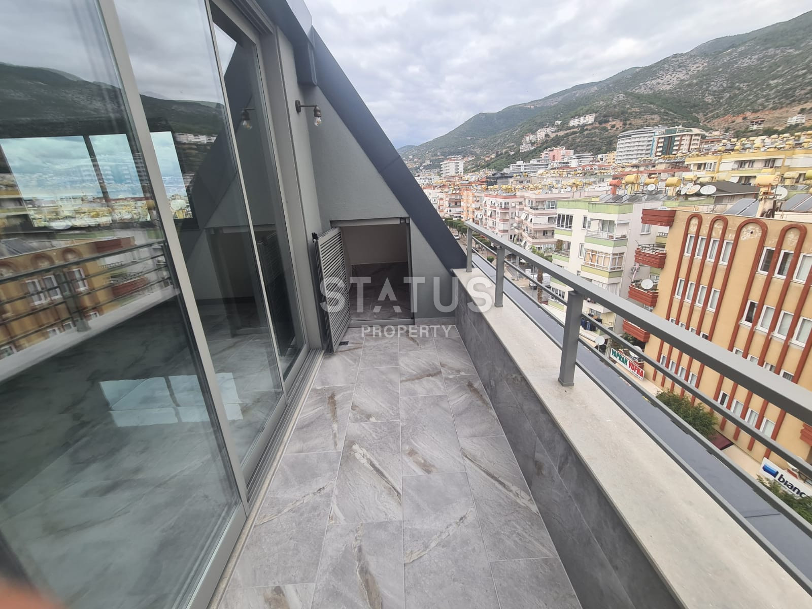 Двухуровневые апартаменты 2+1 в центре Алании в новом доме с видом на горы и Аланийскую Крепость, 120м2 фото 9