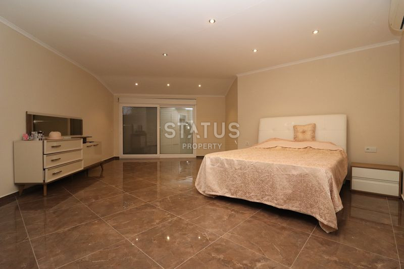 Большой пентхаус 4+1 с видом на море в районе Кестель, 250 м2 фото 10