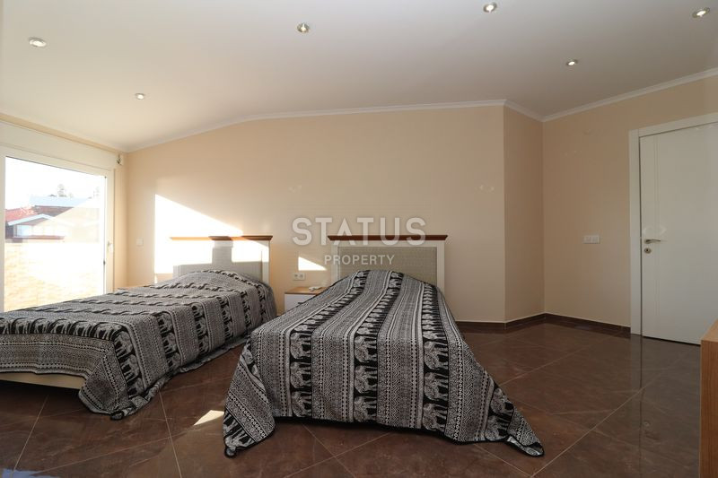 Большой пентхаус 4+1 с видом на море в районе Кестель, 250 м2 фото 15