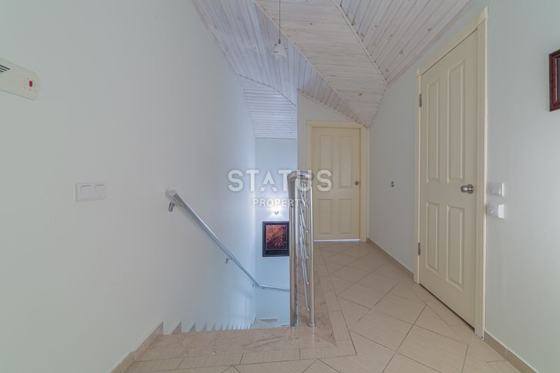 Просторный пятикомнатный дуплекс в 120ометрах от моря в Оба, 230м.кв фото 9