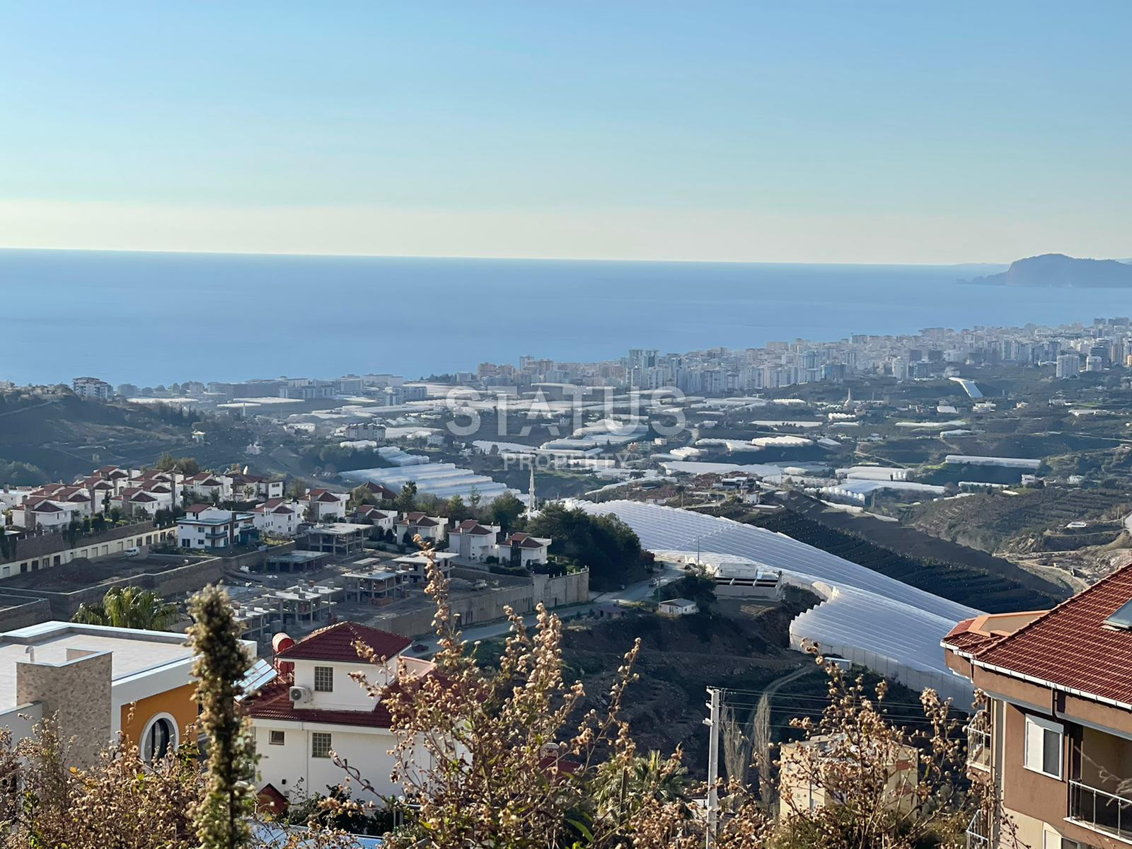 Land plot of 500 m2 for the construction of a villa with a sea view in Kargicak. фото 4