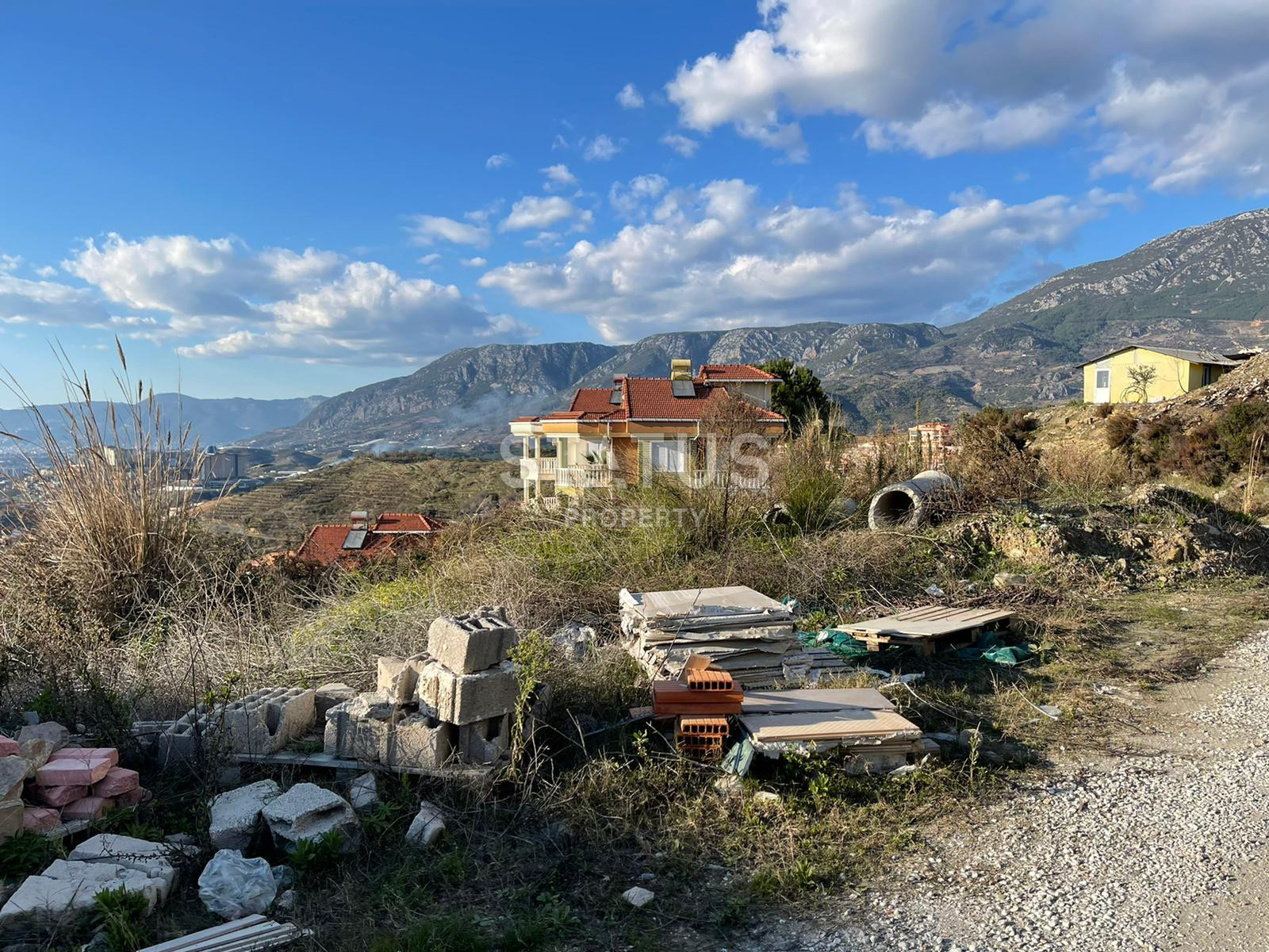 Land plot of 500 m2 for the construction of a villa with a sea view in Kargicak. фото 7