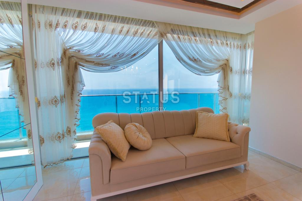 Apartment 2+1 premium class with a panorama of the sea and the fortress, 131 m2 in Mahmutlar. фото 3