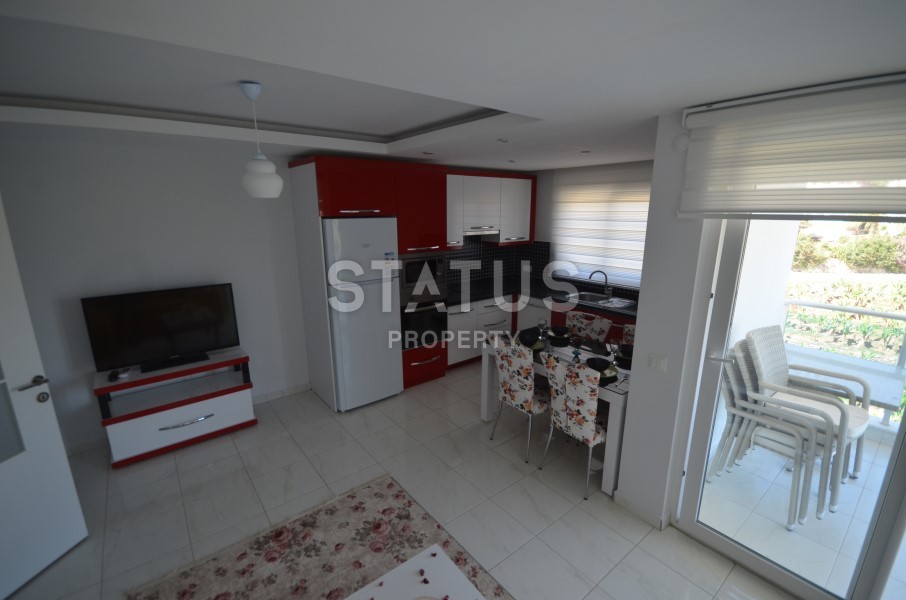 Отличная меблированная двухкомнатная квартира с видом на горы, 70 кв. м. фото 3