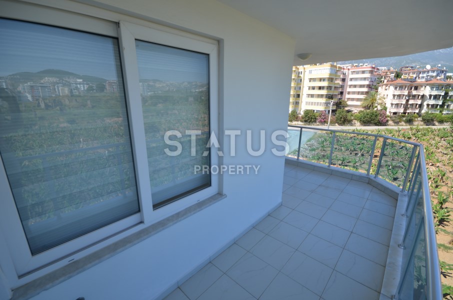 Отличная меблированная двухкомнатная квартира с видом на горы, 70 кв. м. фото 12