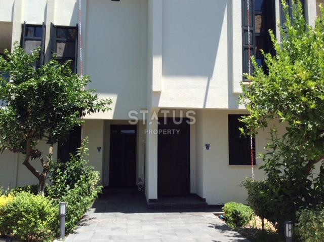 Two villas 3+1 with sea views in Demirtas, 220 m2. фото 24