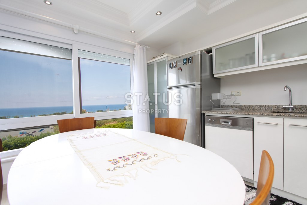 Трехкомнатная квартира с видом на море в центре города, 90 м2 фото 7