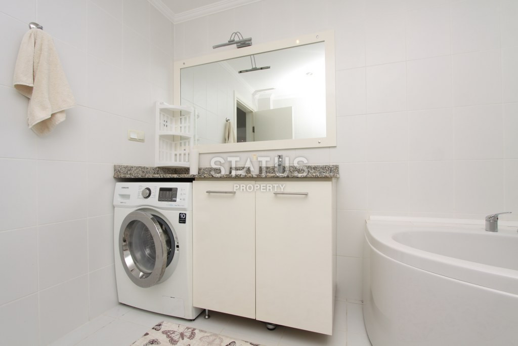 Трехкомнатная квартира с видом на море в центре города, 90 м2 фото 11