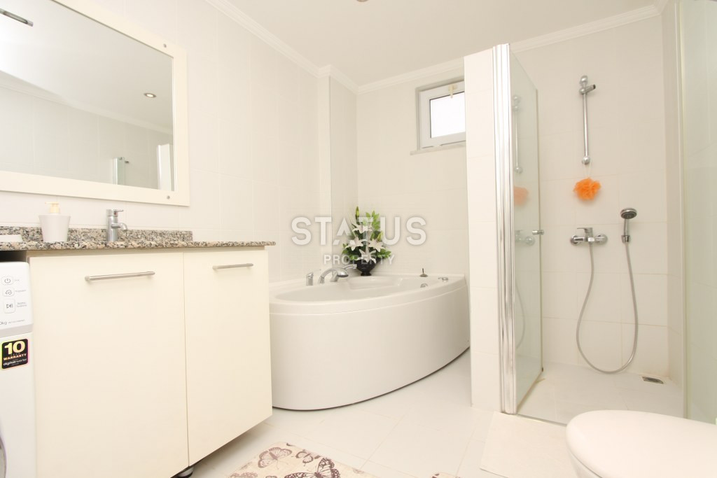 Трехкомнатная квартира с видом на море в центре города, 90 м2 фото 12