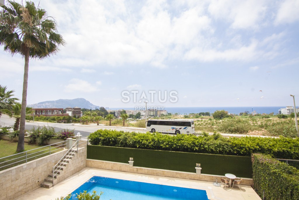 Трехкомнатная квартира с видом на море в центре города, 90 м2 фото 23