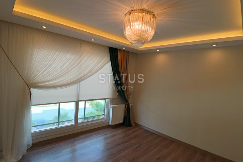 Просторные апартаменты 2+1 и 3+1 Элит Класса с видом на море в Мерсине. фото 6