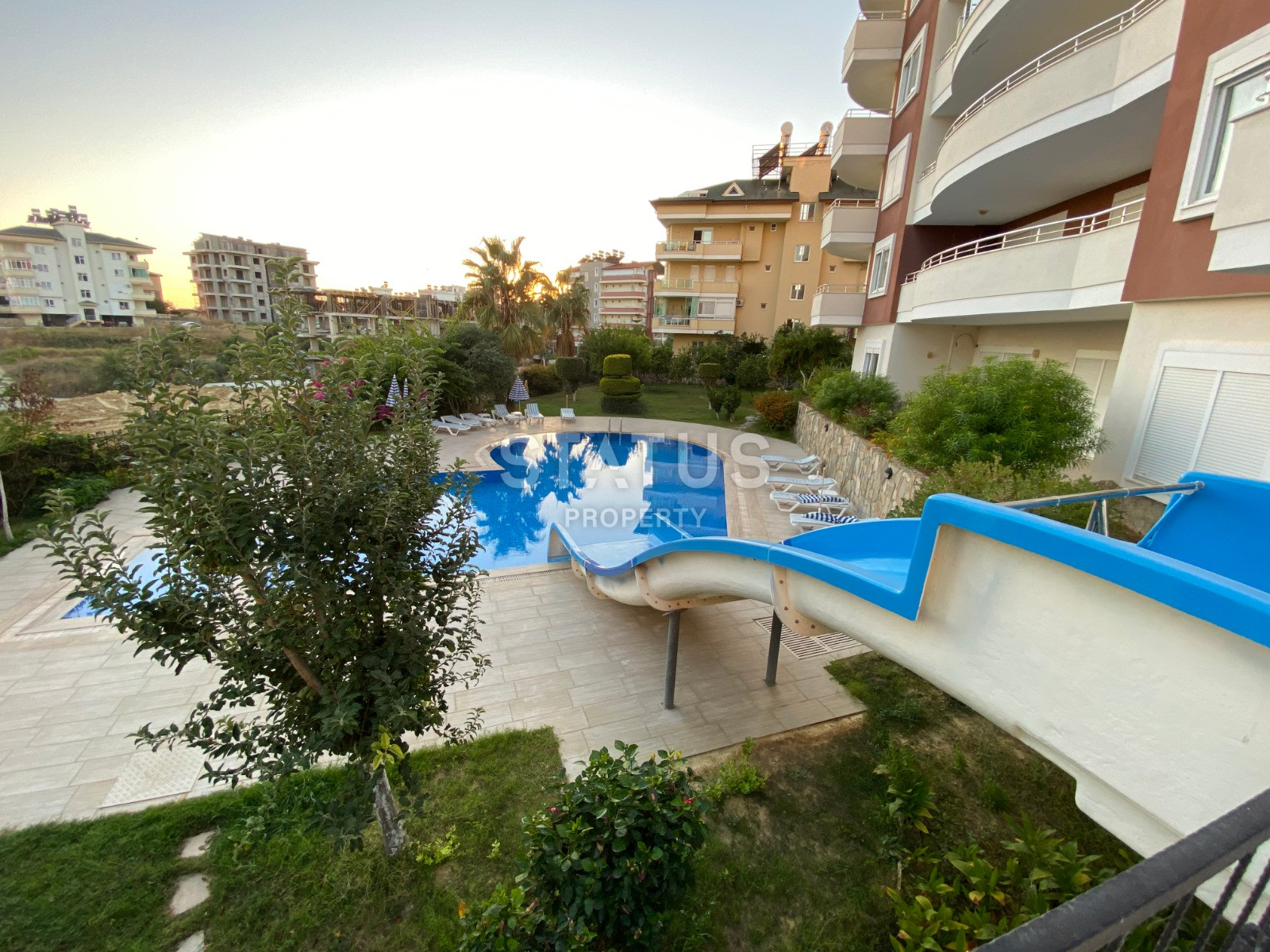 Duplex 4+1 with sea view in the central part of Avsallar, 180 m2. фото 3