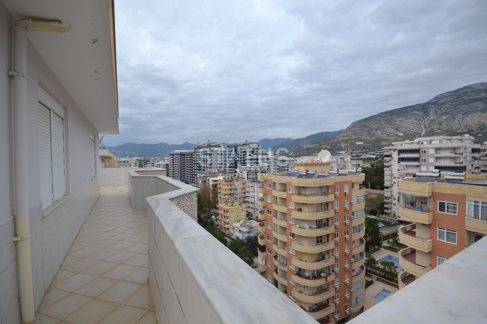 Огромный пентхаус с видом на море и горы в Махмутларе. фото 74