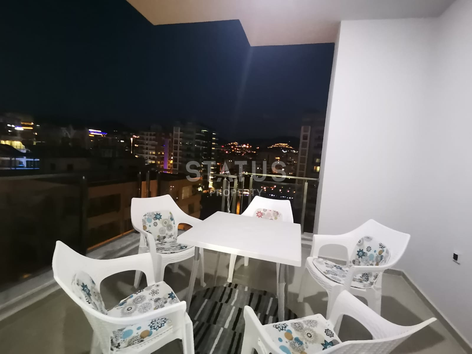 Меблированная квартира 2+1 с хорошей планировкой в 150 метрах от моря, 110 м2 в Махмутларе. фото 5