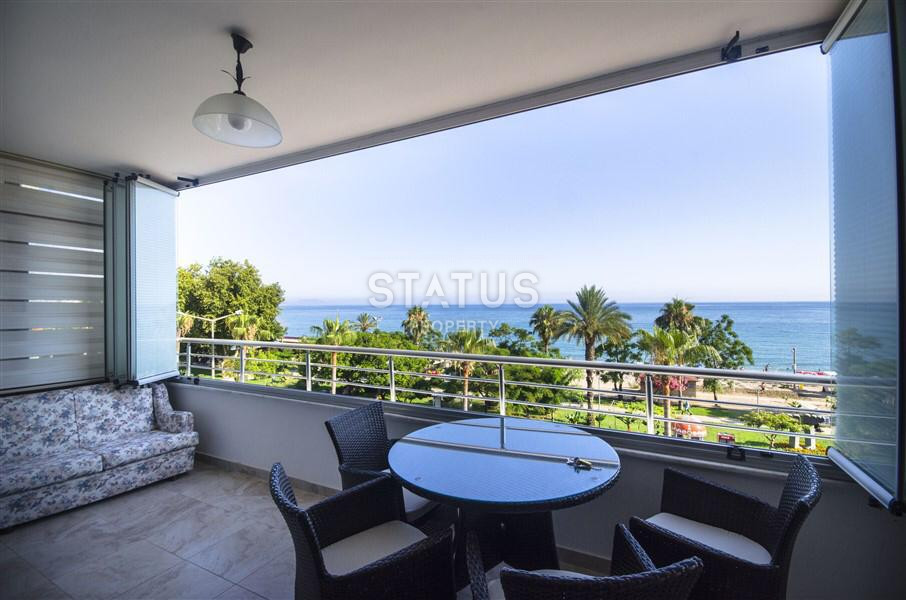 Квартира 3+1 с прямым видом на море в центре Алании, 150 м2. фото 1