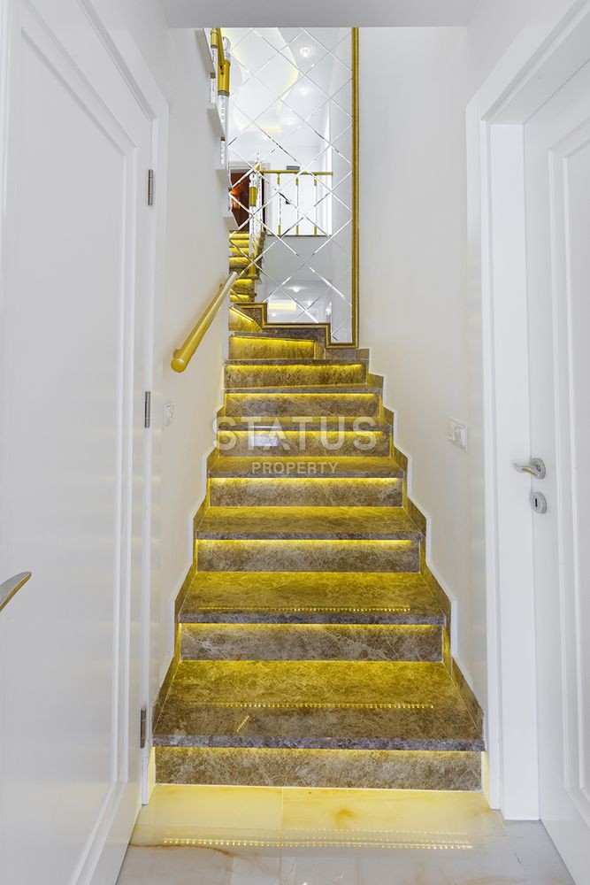 Пентхаус  4+1 с шикарным ремонтом и прямым видом на Средиземное море, 250 кв. м. фото 16