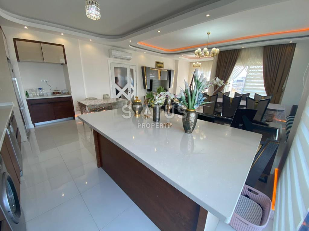 Апартаменты с тремя спальными комнатами в комплексе премиум класса в Махмутларе, полный пакет мебели и техники, вид на море, 145м2 фото 10