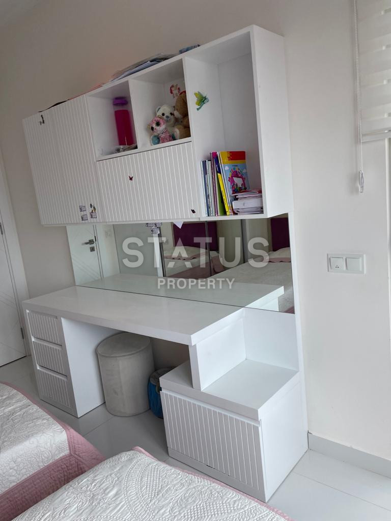 Апартаменты с тремя спальными комнатами в комплексе премиум класса в Махмутларе, полный пакет мебели и техники, вид на море, 145м2 фото 28