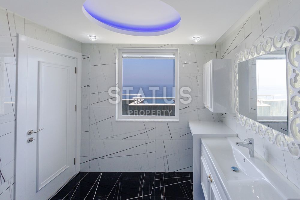 Пентхаус  4+1 с шикарным ремонтом и прямым видом на Средиземное море, 250 кв. м. фото 22