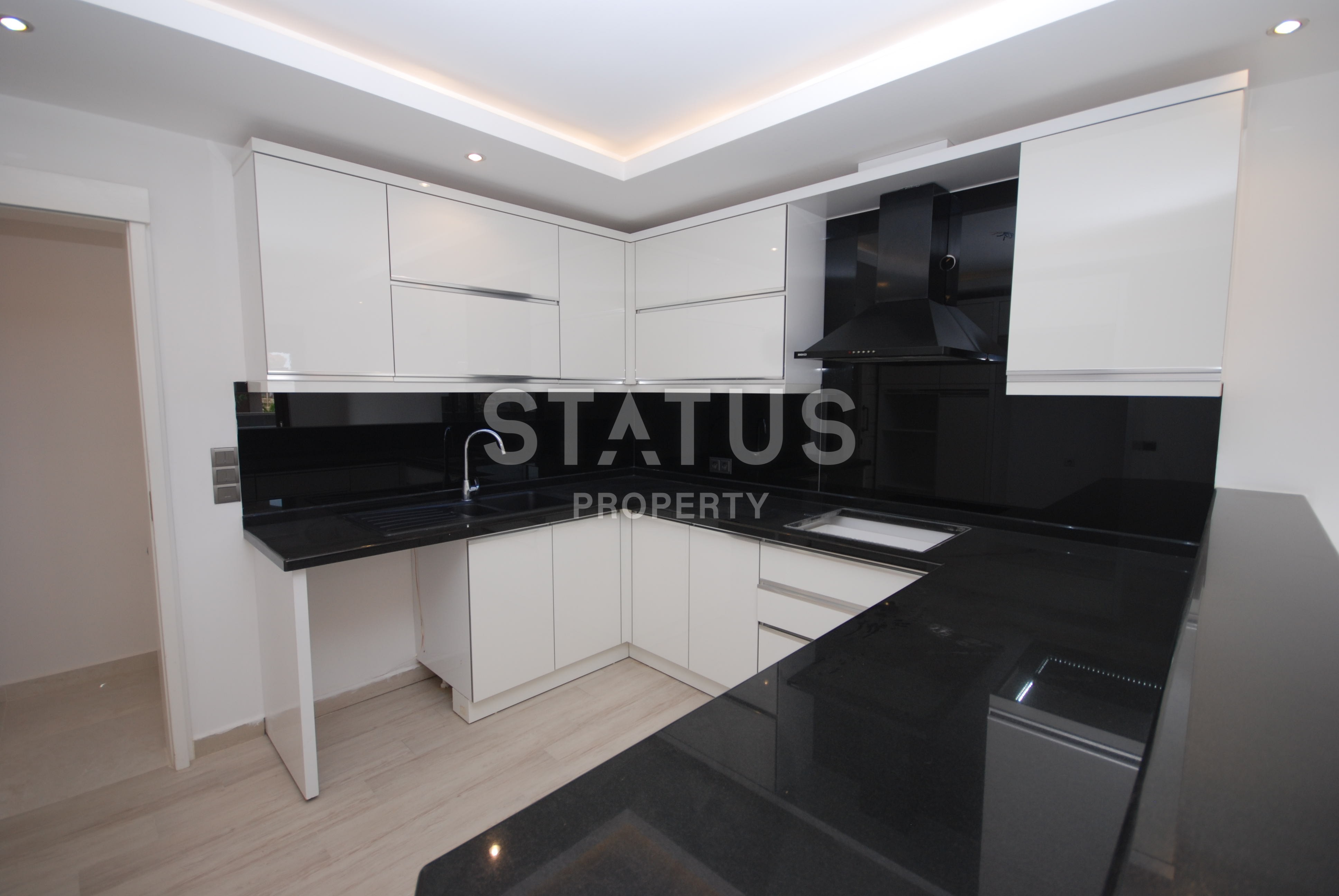 Абсолютно новая квартира в комплексе с собственной инфраструктурой, 70 м2 фото 4