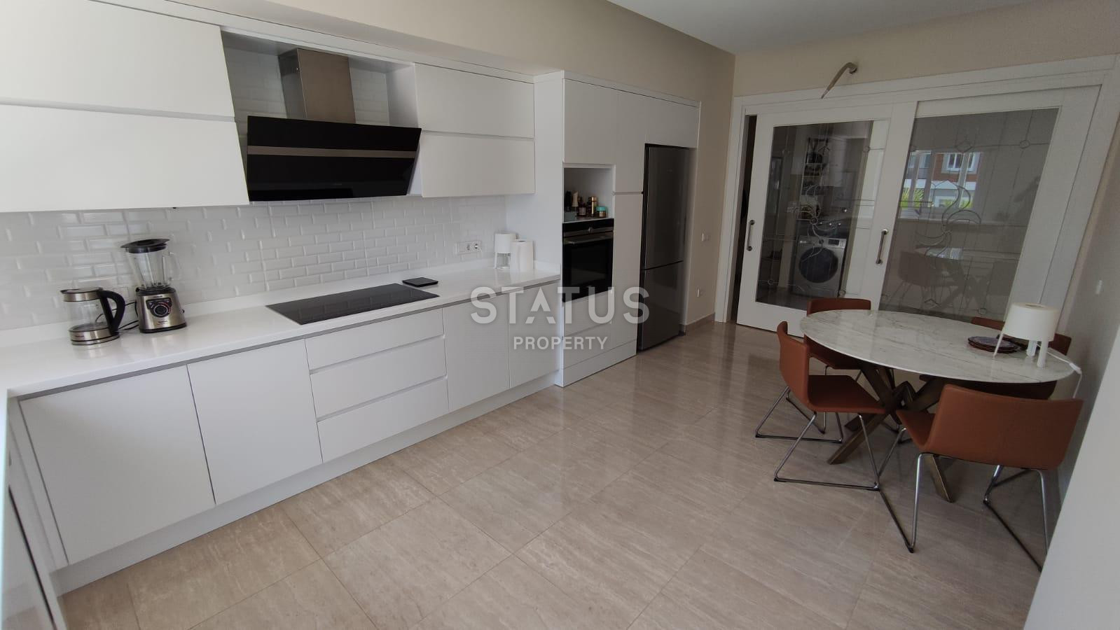 Большая пятикомнатная квартира в престижном районе Оба, отдельная кухня и личная терраса, новый комплекс с инфраструктурой, 250м2 фото 23