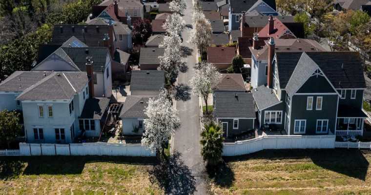 U.S. 30-year mortgage rate declines to 6.65% on March 27