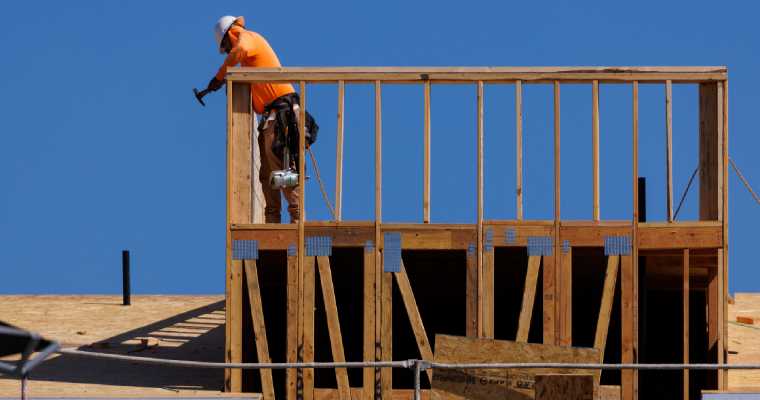 U.S. construction faces strain amid worker shortages, material price hikes