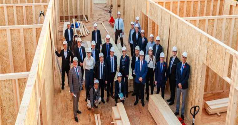Alberta strengthens ties with Japan&rsquo;s forestry industry as U.S. trade disputes loom