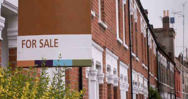 UK house prices experience first drop in 6 months