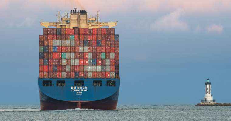 Global trade rebound spurs rising shipping costs, echoing Covid chaos