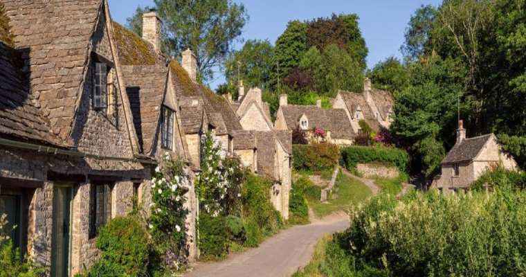 UK's 'Race for Space' drives rural house prices higher than urban