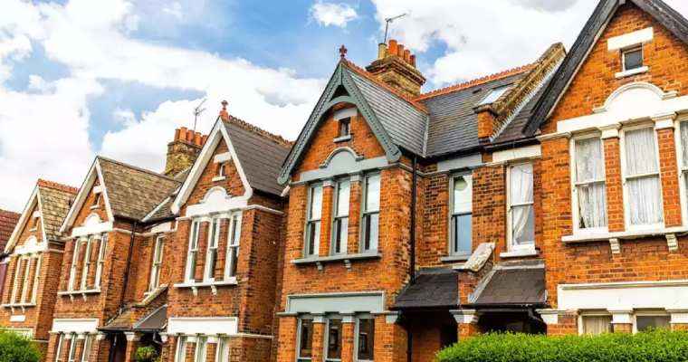 U.S. house price growth slows in March due to rising mortgage rates